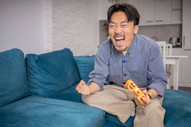 istock Gamer playing esports 1485217952