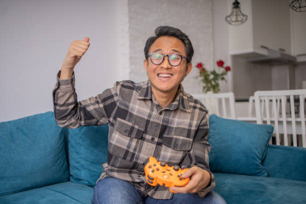 istock Gamer playing esports 1485217968