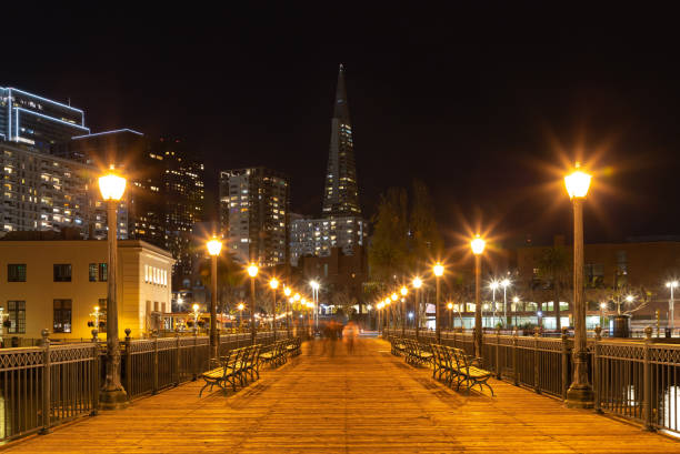 istock Pier 7 and Transamerica Pyramid at Night 1485218799