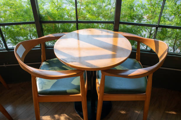 istock Seats in a modern coffee shop with an eco-friendly atmosphere 1485316830