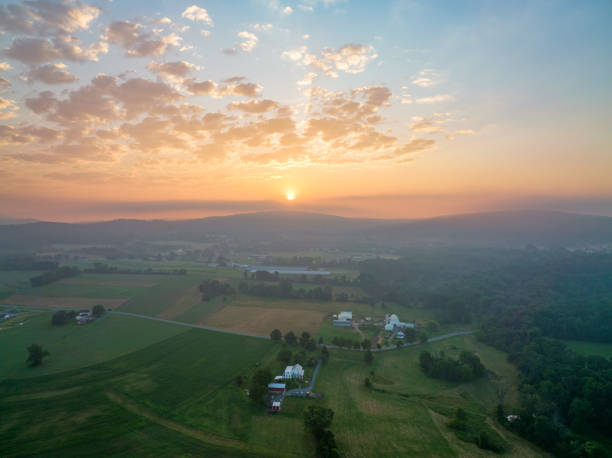 istock Morning Sunrise over Lancaster Farmland 1485335950
