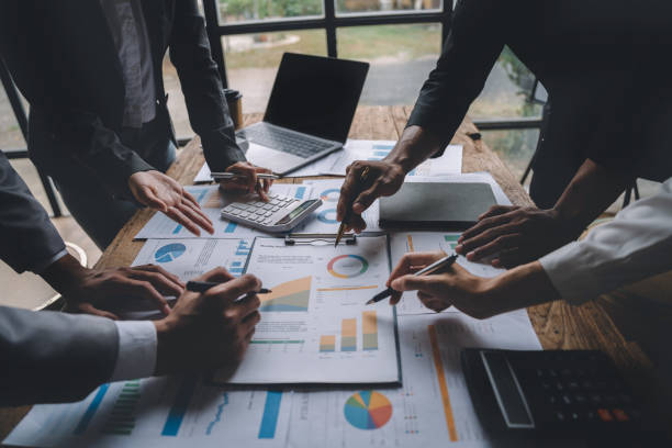 istock usiness team meeting present.professional investor working with new startup project. 1485345263
