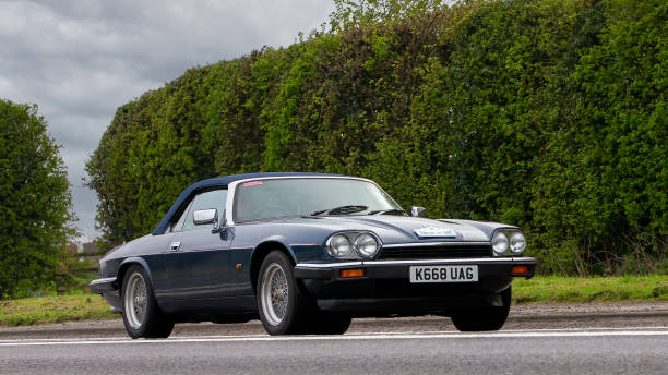 jaguar xjs - jaguar xj photos et images de collection