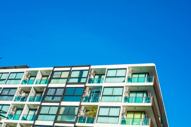 istock Modern low rise condominium residence against blue sky 1485389567