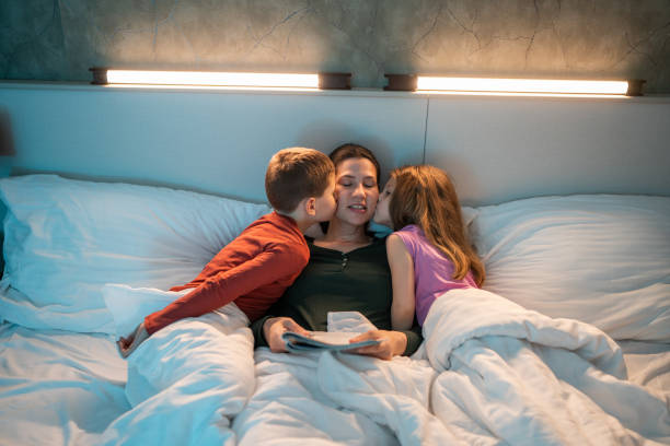 istock Kids love their mom 1485396905