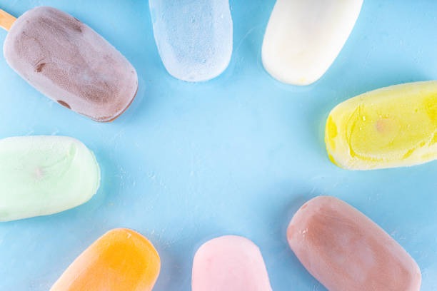 selection of multicolored popsicles - frozen sweet food imagens e fotografias de stock