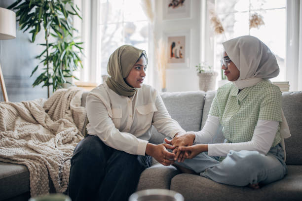 istock Women friends talking 1485424432