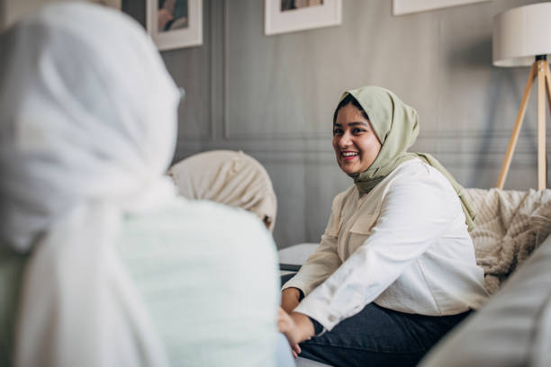 istock Women friends at home 1485424504