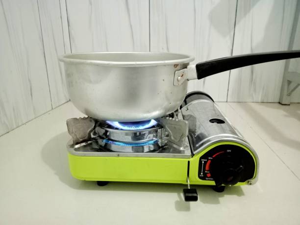 istock Boil water on the stove 1485429796