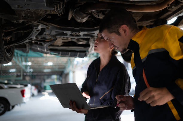 istock Engineers and auto repair technicians must use technology to detect faults in the operation of the engine of customer cars brought to repair in the garage. 1485438217