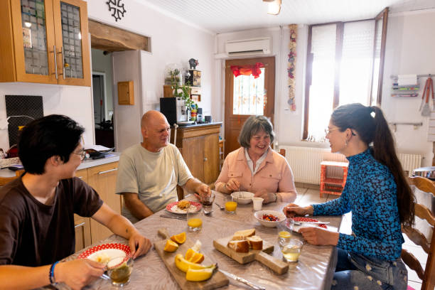 istock A Bite to Eat in the Morning 1485456997