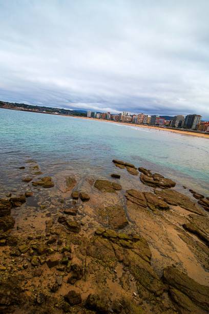 istock San Lorenzo beach in Gijon, on cloudy day 1485511458
