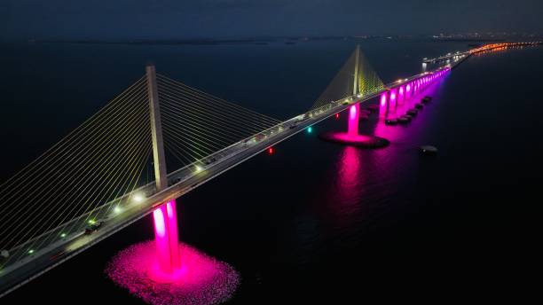 istock Bob Graham Sunshine Skyway Bridge Fuchsia 1485565984