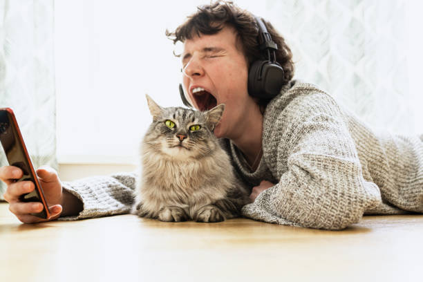 istock Spend your free time at home with your cat. 1485663048