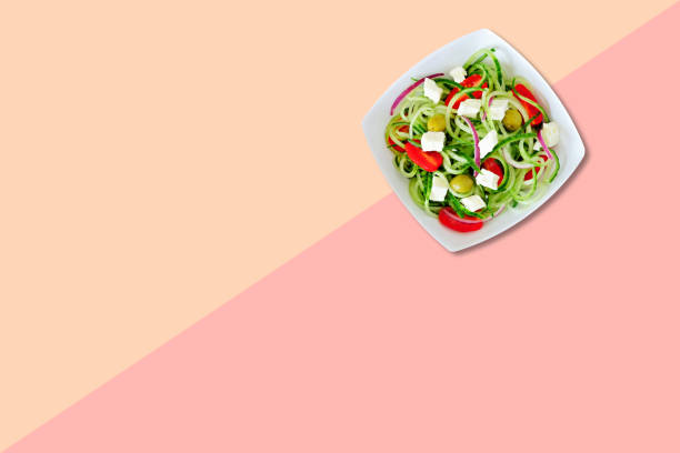 istock Close up view italian raw spaghetti isolated on pink background. 1485694053