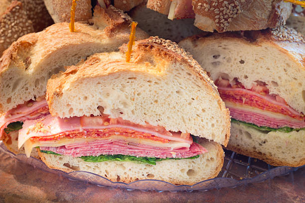 italienische party-sandwich - deli sandwich fotos stock-fotos und bilder