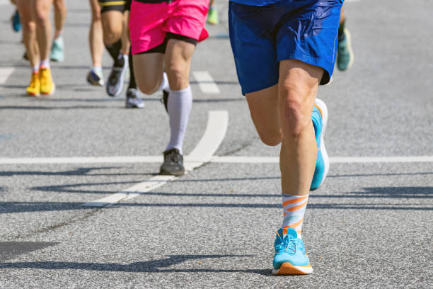 дорога runner - road running стоковые фото и изображения