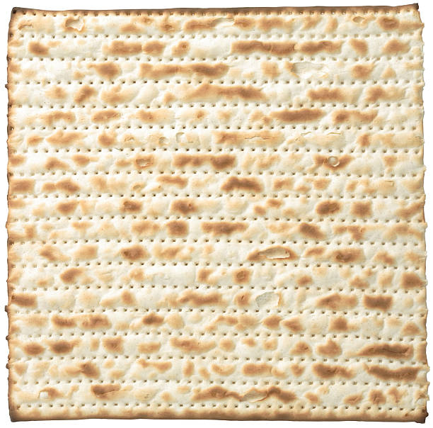 matzo, aislado - passover seder matzo judaism fotografías e imágenes de stock
