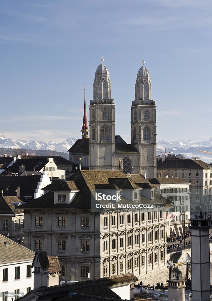 Grossmuenster a Zurigo - Foto stock royalty-free di Cattedrale di Grossmünster