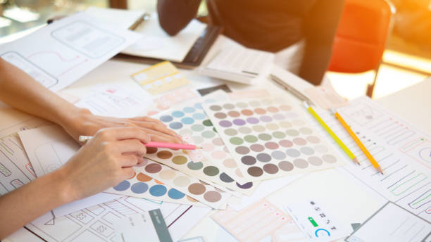 istock Mobile application developers are designing a ux ui system to make the display on the phone screen go smoothly because the ux ui system in a mobile phone affects the operation of various applications. 1485801243