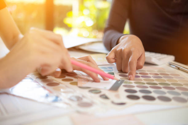 istock Mobile application developers are designing a ux ui system to make the display on the phone screen go smoothly because the ux ui system in a mobile phone affects the operation of various applications. 1485801304