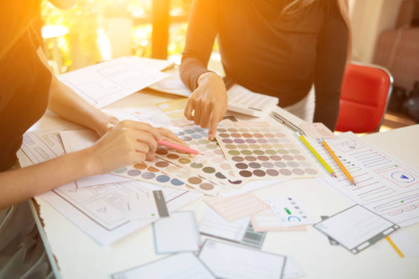 istock Mobile application developers are designing a ux ui system to make the display on the phone screen go smoothly because the ux ui system in a mobile phone affects the operation of various applications. 1485801305