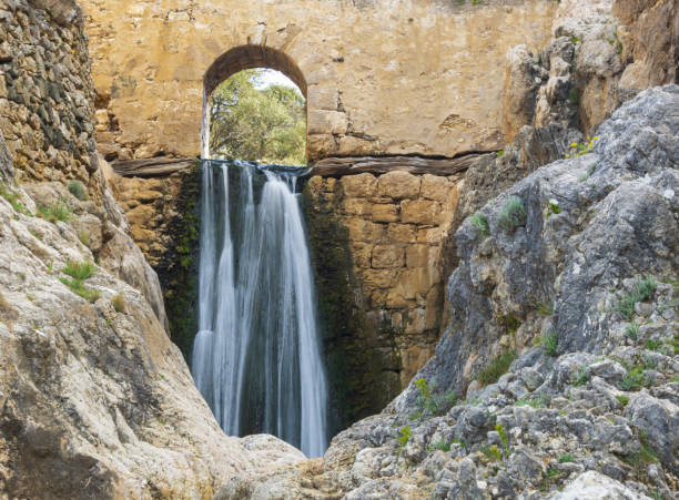 waterfall in the salado river, salinas de oro, navarra, spain - navarra imagens e fotografias de stock