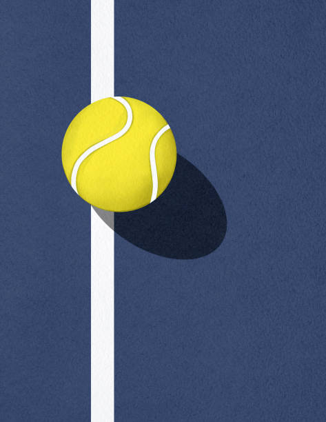 баннер с теннисным мячом или мячом для падел-тенниса на синем корте. активный спортивный досуг, здоровый образ жизни - tennis tennis ball sphere ball stock illustrations