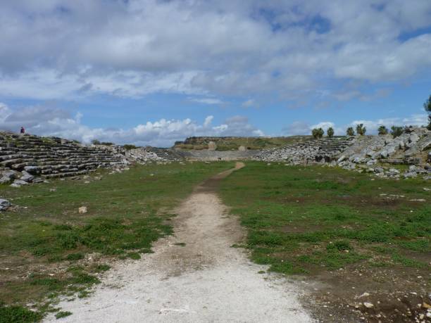 antigua perge, cerca de antalya: el estadio - roman antalya turkey restoring fotografías e imágenes de stock