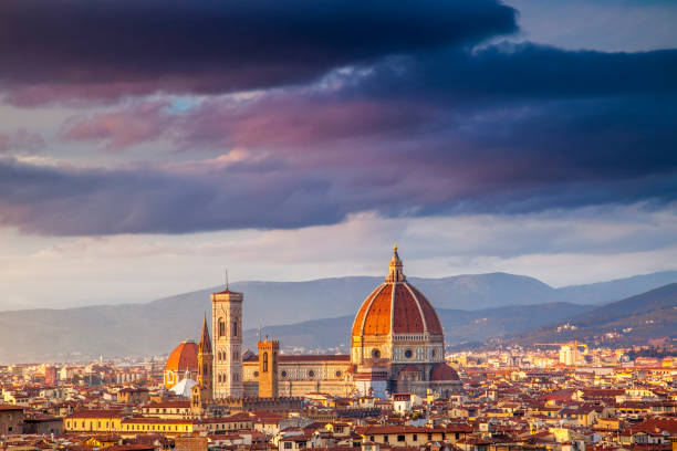 istock Dusk over Duomo in Florence, Italy 1486106017