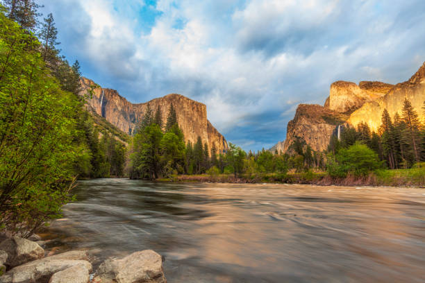 istock Gates of the Valley Yosemite 1486108893