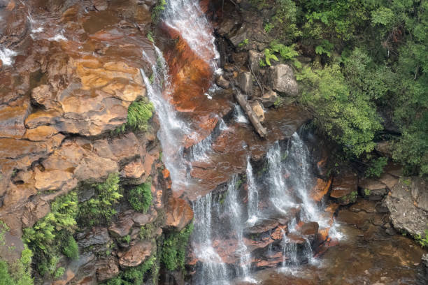 katoomba falls, parque nacional de las montañas azules, en la región del gran sídney, nueva gales del sur, australia. - blue mountains australia sydney australia new south wales fotografías e imágenes de stock