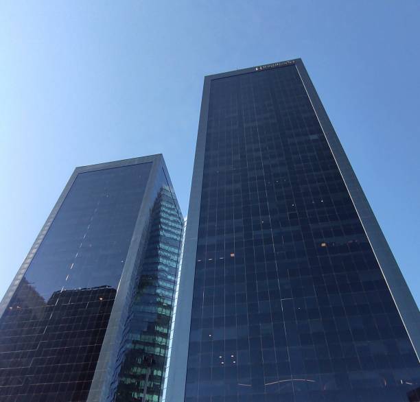 istock Rascacielos de oficinas 1486122919