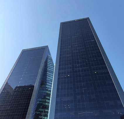 Rascacielos de oficinas