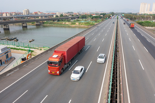 Supply chain and logistics, using trucks to improve logistics efficiency