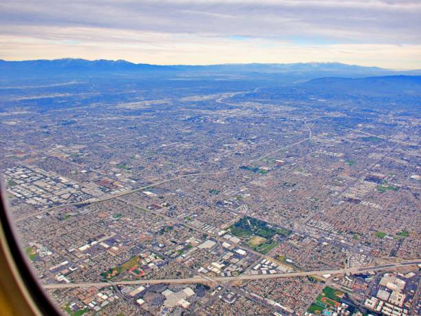 istock Flying over Los Angeles 1486148129