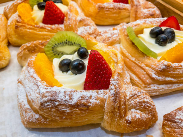 フルーツペストリーのクローズアップ - danish pastry ストックフォトと画像