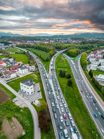 Traffic on the Saar-Street or the L419 direction Mainz and Wiesbaden at the exit to Frankfurt and Darmstadt.