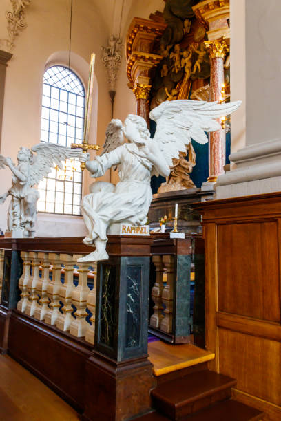 interior of church of our saviour in copenhagen, denmark - denmark indoors church angel imagens e fotografias de stock