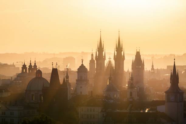 prague sunset - ponte carlos imagens e fotografias de stock