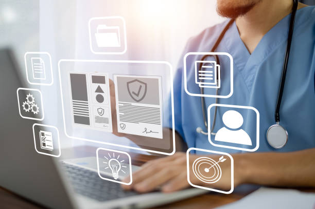 Doctor using technology document management on computer system management for cardiologist Specialist in treating heart disease for treatment in hospital , DMS document management concept médico que utiliza la tecnología de gestión documental en la gestión de sistemas informáticos para cardiólogo especialista en el tratamiento de enfermedades cardíacas para el tratamiento en el hospital, concepto de gestión documental dms