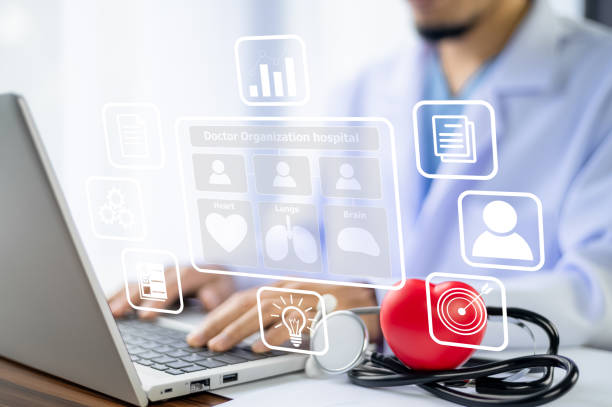 Doctor using technology document management on computer system management for cardiologist Specialist in treating heart disease for treatment in hospital , DMS document management concept médico que utiliza la tecnología de gestión documental en la gestión de sistemas informáticos para cardiólogo especialista en el tratamiento de enfermedades cardíacas para el tratamiento en el hospital, concepto de gestión documental dms