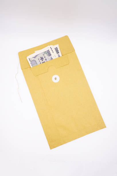 istock Japanese one thousand yen notes in a brown envelope 1486331294