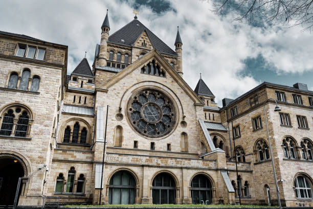 the cologne synagogue in neo-romanesque style at Kwartier Lataeng