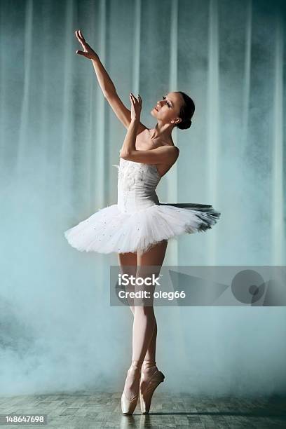 Klassischetänzer Stockfoto und mehr Bilder von Balletttänzer - Balletttänzer, Ballett, Bühne