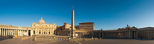 ватикан, золотая утренние сумерки света площадь святого петра рим италия panorama - vatican dome michelangelo europe стоковые фото и изображения