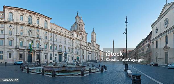 Foto de Amanhecer Na Piazza Navona Fontana Del Moro Panorama De Roma Itália e mais fotos de stock de Praça Navona