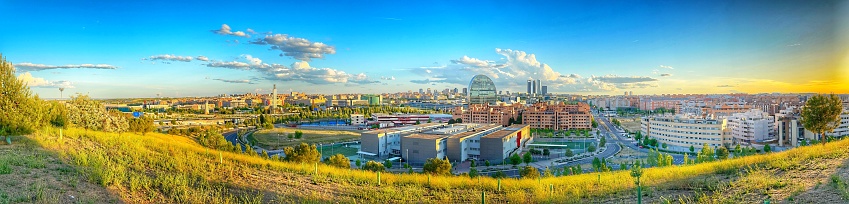 Tejados de Madrid de día. Panorámica