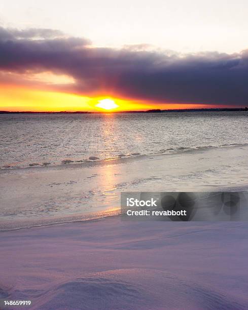 Пляж Льда — стоковые фотографии и другие картинки Без людей - Без людей, Вертикальный, Восход солнца