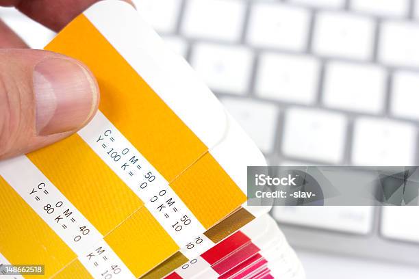 Verificación De Color Foto de stock y más banco de imágenes de Diseñador gráfico - Diseñador gráfico, Máquina impresora, CMYK